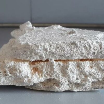 Distacco dell’intonaco del controsoffitto